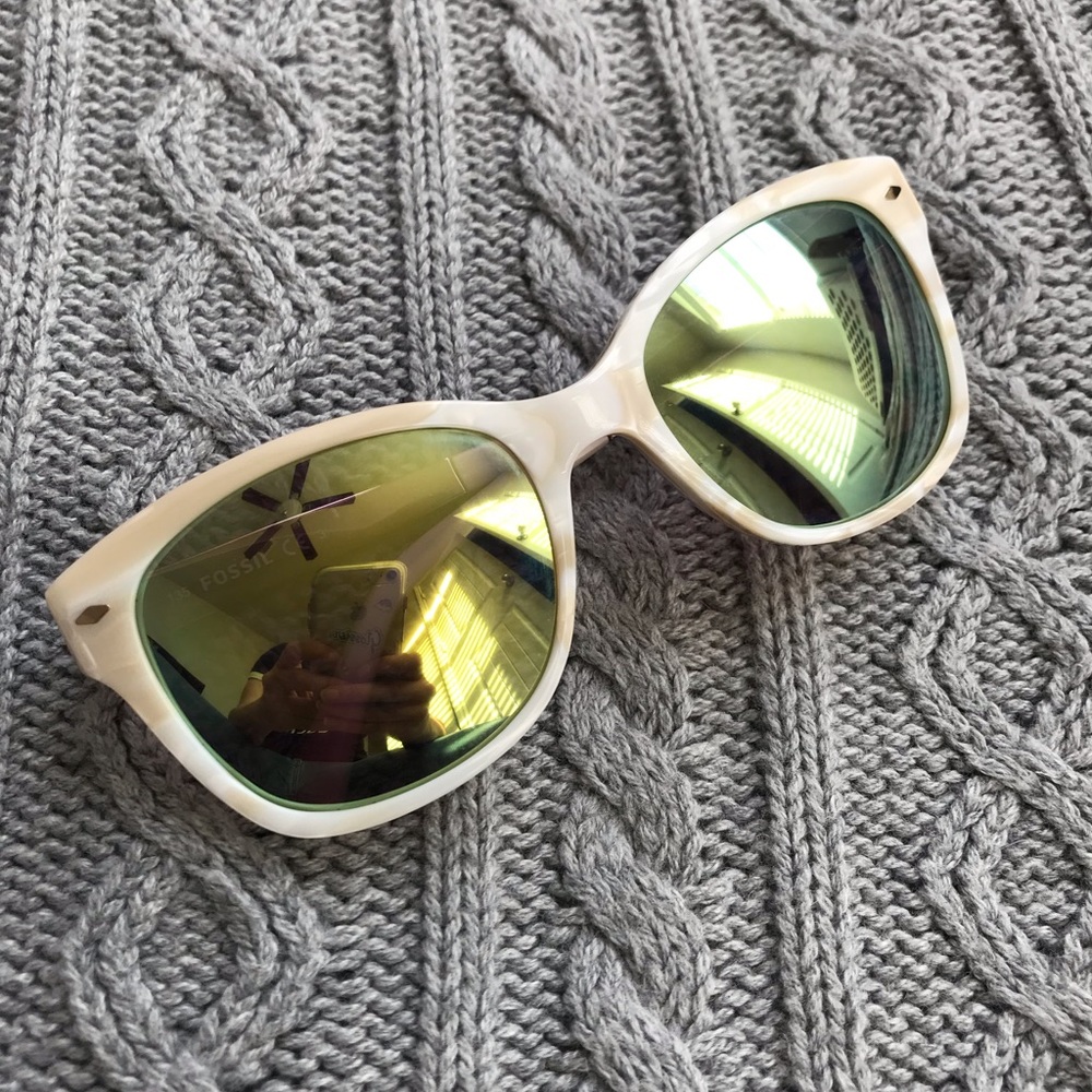 Fossil mirror lens, cream tortoise gold sunglasses